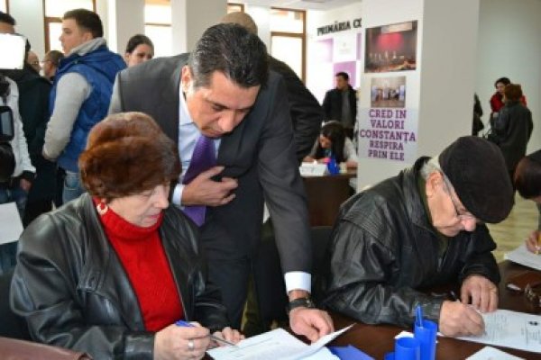 Chiru a inaugurat Primăria Constănţenilor - vezi foto